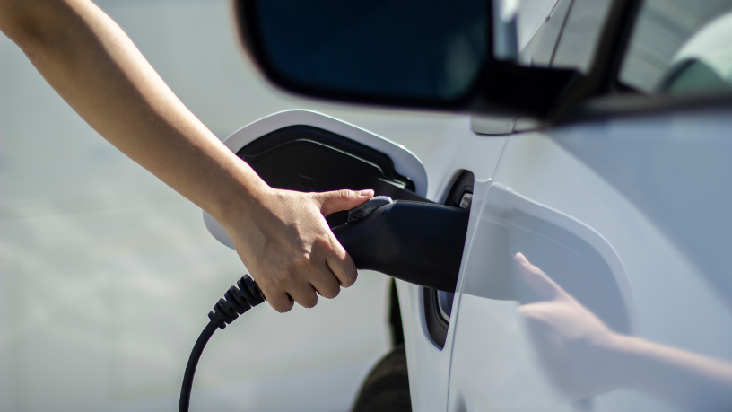 Da bateria à inovação: Teciomar Abila detalha o universo dos carros elétricos.