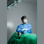 Dr. Milton Seigi Hayashi explica como técnicas de rinoplastia de precisão proporcionam resultados naturais e sutis.