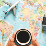 Saiba como economizar em viagens com dicas práticas e inteligentes apresentadas por Andrey de Oliveira Pontes para viajar mais gastando menos.