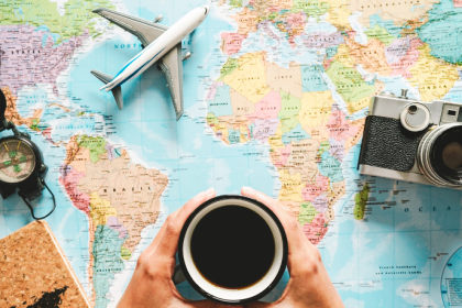 Saiba como economizar em viagens com dicas práticas e inteligentes apresentadas por Andrey de Oliveira Pontes para viajar mais gastando menos.
