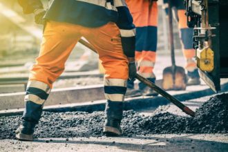 Obras na Rua Dona Leopoldina impactam acesso ao estacionamento da SOGIPA e exigem adaptação dos usuários