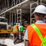 Custo da construção sobe em agosto: o que a alta do SINAPI muda no orçamento da sua reforma